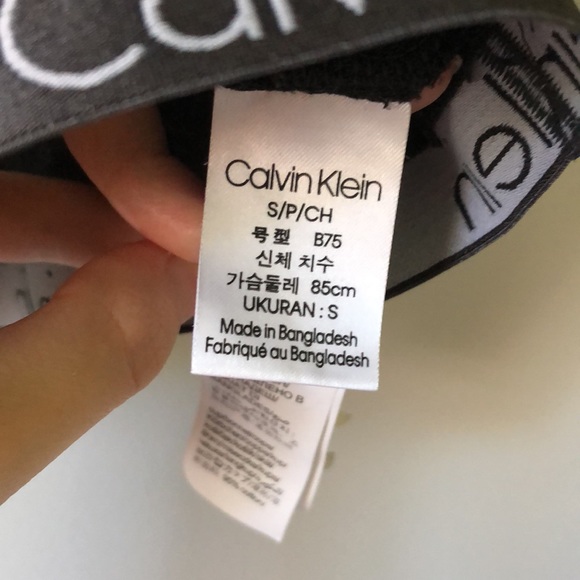 Calvin Klein padded dark grey triangle bralette/sports bra racer back - Picture 2 of 8